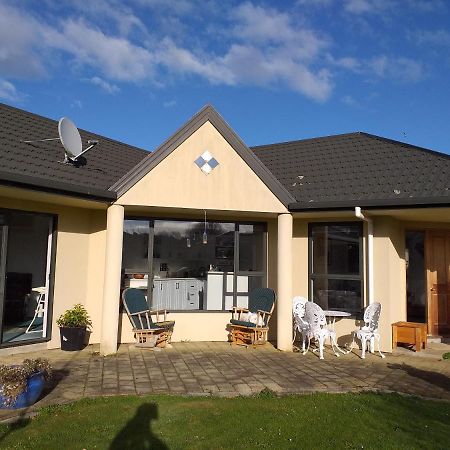 My Place Bnb Tuatapere エクステリア 写真